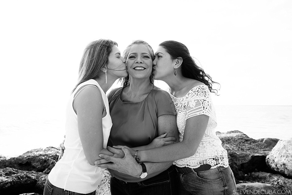 2016-02-15_0001-940x627 Like mother, like daughters - Family Photos in Aruba Lifestyle 